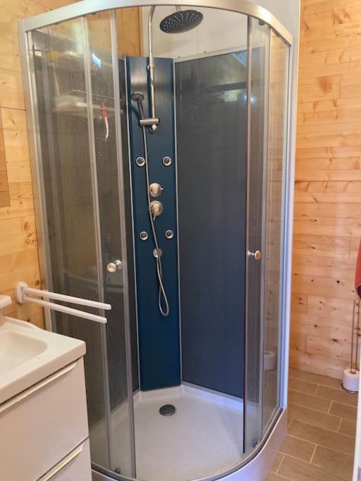 Houdarling Chalet Et Spa Hammam Jacuzzi Et Sauna Nîmes Exterior photo